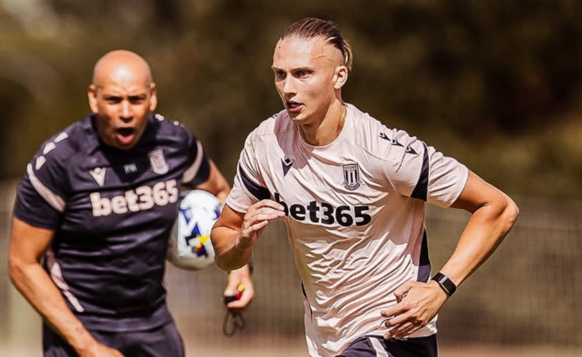 Максим Таловеров / Фото ФК Сток Сити