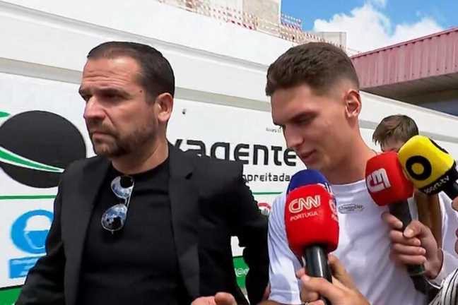 Георгій Судаков в аеропорту Лісабона / Фото Х