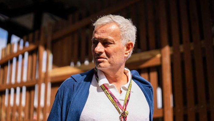 Фейенорд вырвал победу у Фенербахче – Моуринью в шаге от вылета из Лиги чемпионов Фейенорд вырвал победу у Фенербахче – Моуринью в шаге от вылета из Лиги чемпионов