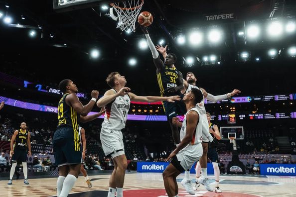 Євробаскет-2025: Німеччина вдруге поспіль пробила сотню, тіньовий фаворит розібрався з Чехією