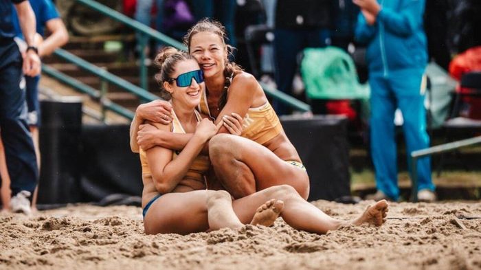 Історичне золото України на чемпіонаті Європи з пляжного волейболу у відеоогляді драматичного фіналу