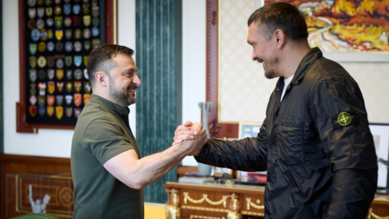 Усик та Зеленський / Фото з Instagram Усик та Зеленський / Фото з Instagram