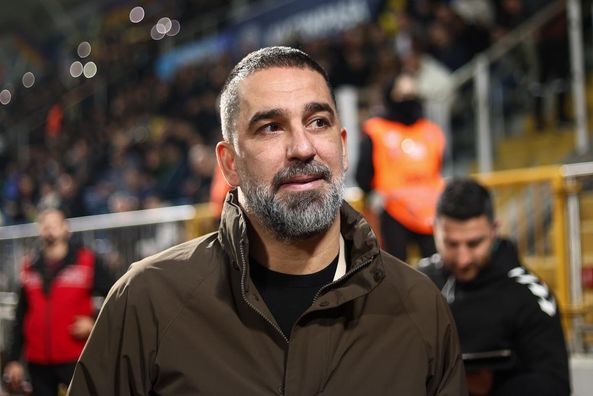 "У нас есть планы относительно Лиги конференций": Туран прокомментировал игру против Серветта и недовольство судейством