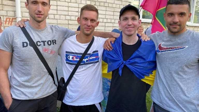 Никита Калиберда (второй справа) / Фото из соцсетей Никита Калиберда (второй справа) / Фото из соцсетей