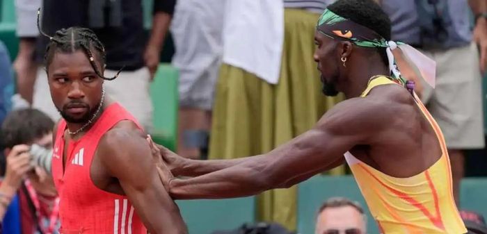 Чемпіон Олімпіади встановив рекорд сезону на 200 м та ледь не побився з переслідувачем – все вирішили 0,04 секунди