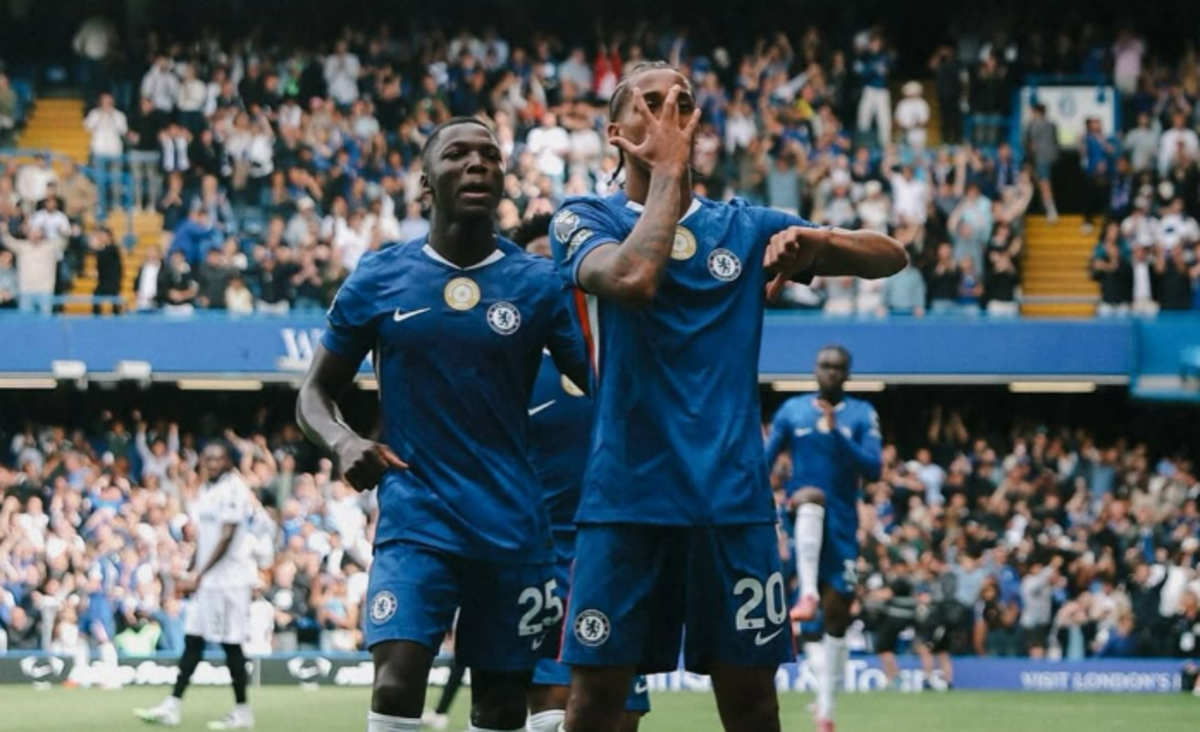 Жоау Педро (на першому плані) / Фото instagram.com/chelseafc/