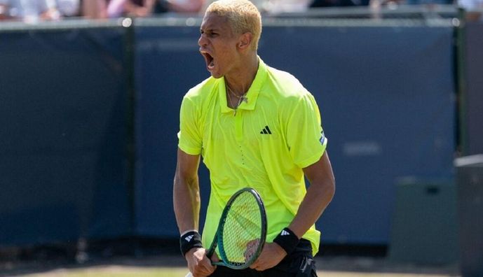 Канадець з українським корінням виграв 3,5-годинну зарубу на US Open і вийшов у друге коло