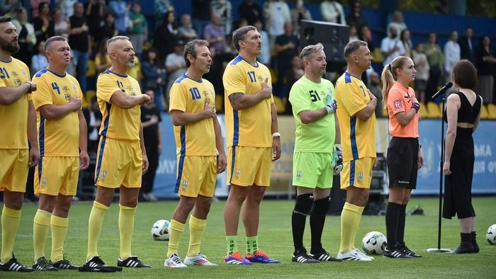 Усик и Шевченко приняли участие в благотворительном матче Металлиста 1925 – сыграли с Жаданом, Вакарчуком и Билодидом