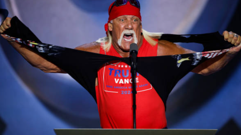 Халк Хоган / Photo by Chip Somodevilla / Staff via Getty Images Халк Хоган / Photo by Chip Somodevilla / Staff via Getty Images