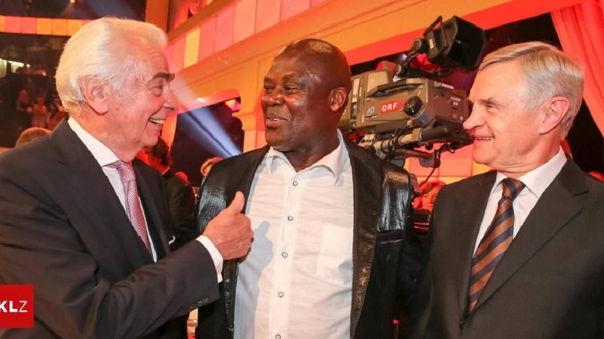 Бико Ботовамунгу (по центру) / Фото Imago