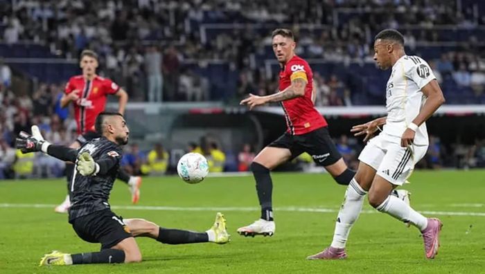 Реал в матче с тремя отмененными голами обыграл Мальорку и возглавил Ла Лигу – Мбаппе дважды пострадал от VAR Реал в матче с тремя отмененными голами обыграл Мальорку и возглавил Ла Лигу – Мбаппе дважды пострадал от VAR