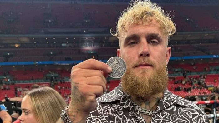 Красюк заявив, що Усик не може битися з зірковим боксером-претендентом та пояснив чому