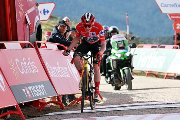 Данець Вінгегор став переможцем Вуельти-2025 – останній етап велогонки знову зірвали протестувальники