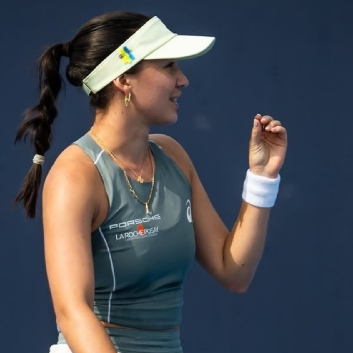 Пойыздағы жолсерік минетші қыз. Ульяновскінің жалаңаш қыздары