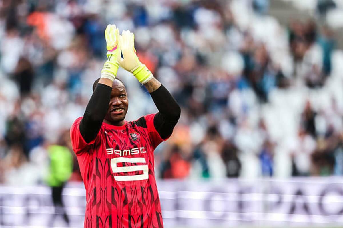 Стив Манданда / Фото ФК Ренн Стив Манданда / Фото ФК Ренн