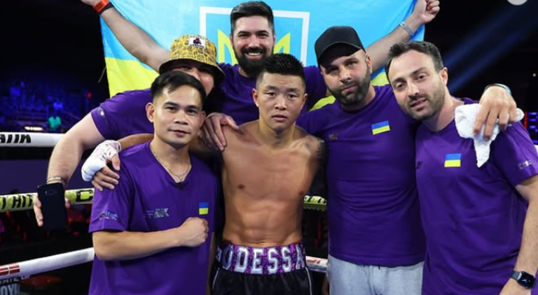 Арнольд Хегай з командою / Фото з Instagram Арнольд Хегай з командою / Фото з Instagram