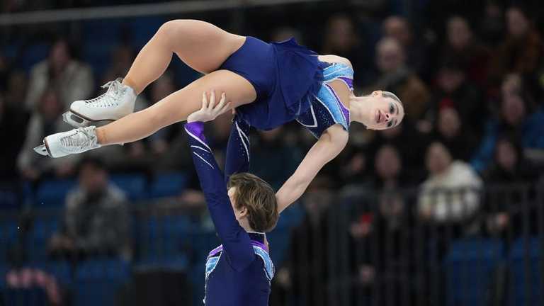 Софія Голіченко та Артем Даренський / Hunskate