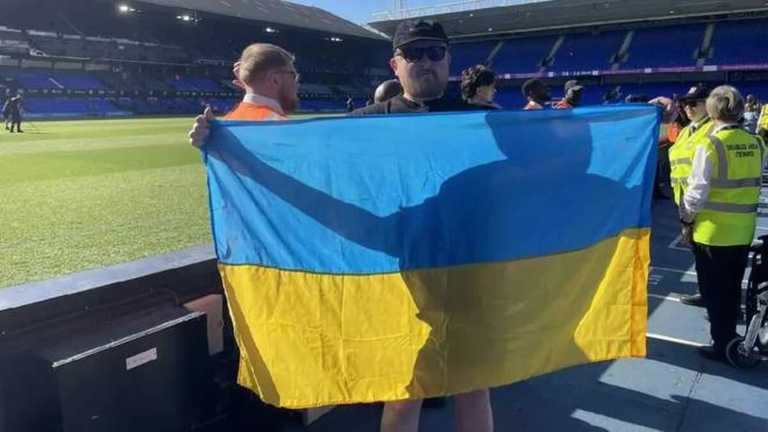 Журналіст Ендрю Тодос на арені Іпсвіча / Фото з соцмереж 