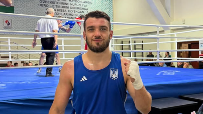 Українець нокаутом у другому раунді знищив суперника на ЧС з боксу – друга перемога "синьо-жовтих"