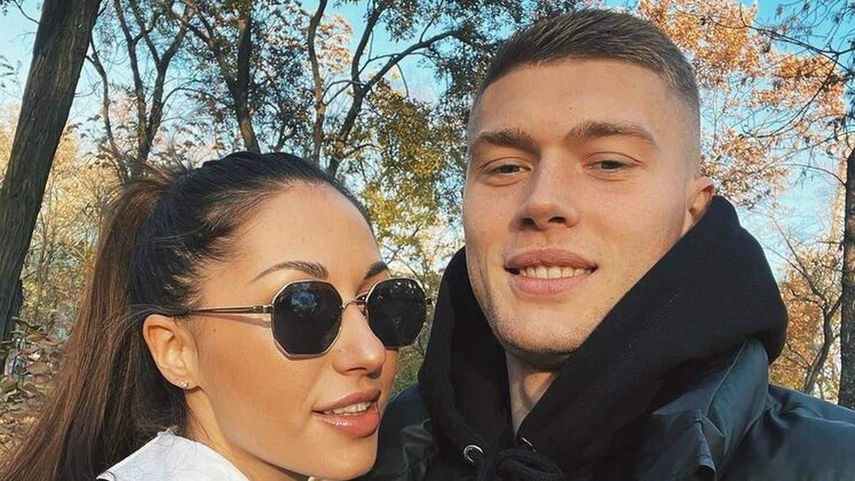 Артем Довбик з Дружиною Юлією / Instagram