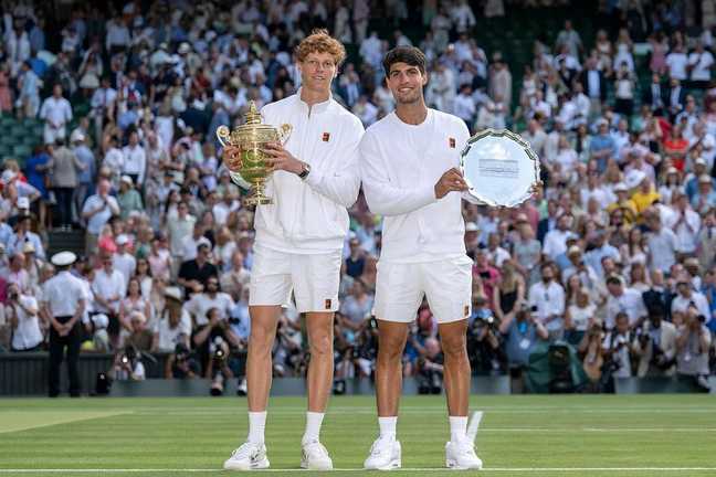 Яннік Сіннер (ліворуч) та Карлос Алькарас / Photo by oel Marklund / AELTC Яннік Сіннер (ліворуч) та Карлос Алькарас / Photo by oel Marklund / AELTC