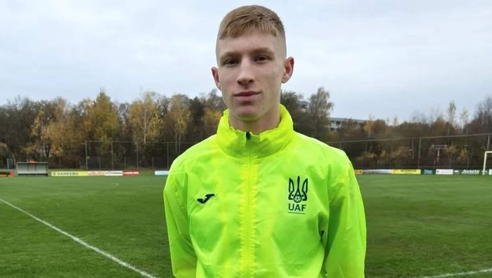 Украинский футболист покидает Манчестер Юнайтед и переходит в другой клуб из Англии Украинский футболист покидает Манчестер Юнайтед и переходит в другой клуб из Англии