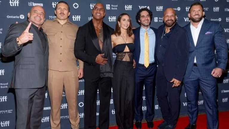 Олександр Усик, Двейн Джонсон та інші актори / Фото Getty Images Олександр Усик, Двейн Джонсон та інші актори / Фото Getty Images