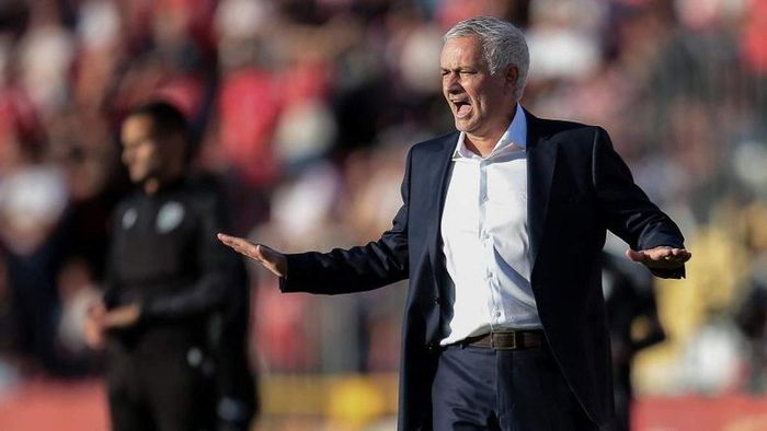 Судаков міг зіграти з володарем "Золотого м'яча" в Бенфіці – Моурінью розкрив, що завадило переходу