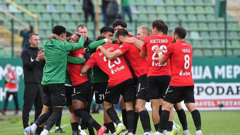 "Леви" святкують швидкі голи у ворота Динамо / Фото ФК Карпати