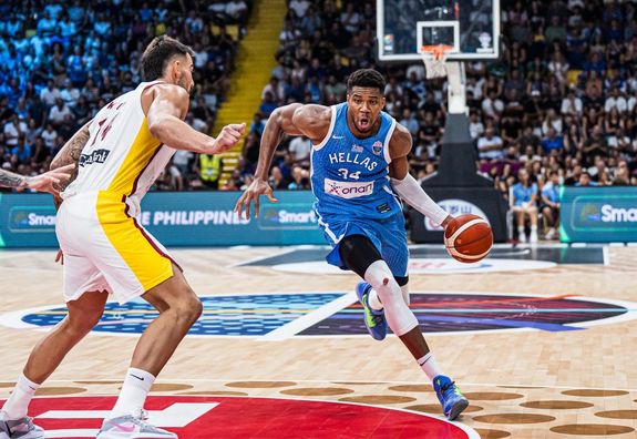 Євробаскет-2025: Іспанія програла Греції та вперше в історії пролетіла повз плей-офф, Польща здивувала з Бельгією