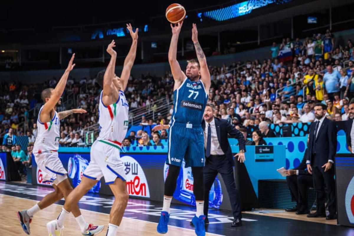 Лука Дончіч (в атаці) / Фото FIBA Лука Дончіч (в атаці) / Фото FIBA