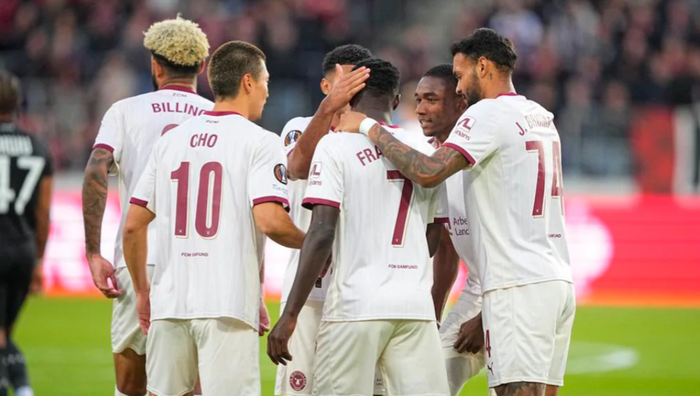 Ліга Європи: екс-клуб Довбика зі вкраденим диво-голом переміг Штурм, бойова нічия кривдників Динамо Ліга Європи: екс-клуб Довбика зі вкраденим диво-голом переміг Штурм, бойова нічия кривдників Динамо