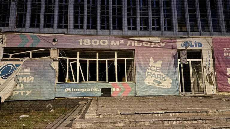 Поврежденный Дворец спорта в Одессе / Фото Думская Поврежденный Дворец спорта в Одессе / Фото Думская
