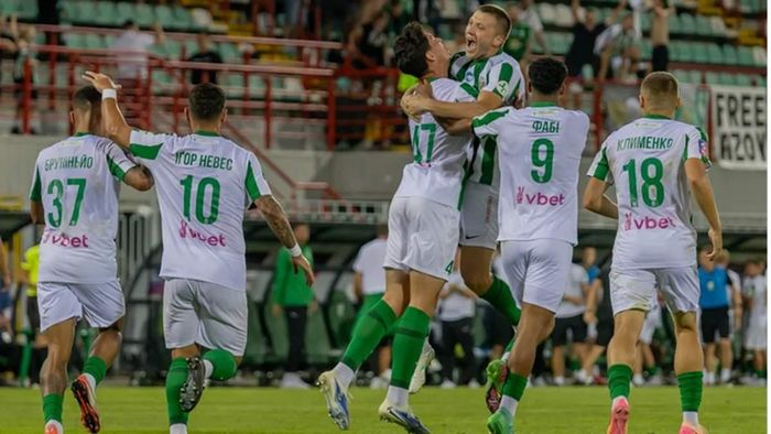 Екс-тренер Шахтаря, який вигравав требл, може очолити Карпати – на посаду сватають ще легенду Динамо