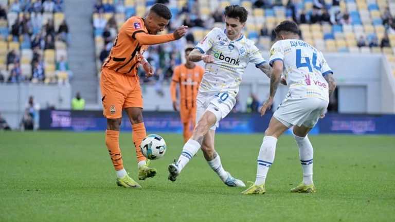 Гравці Шахтаря і Динамо / фото: УПЛ Гравці Шахтаря і Динамо / фото: УПЛ