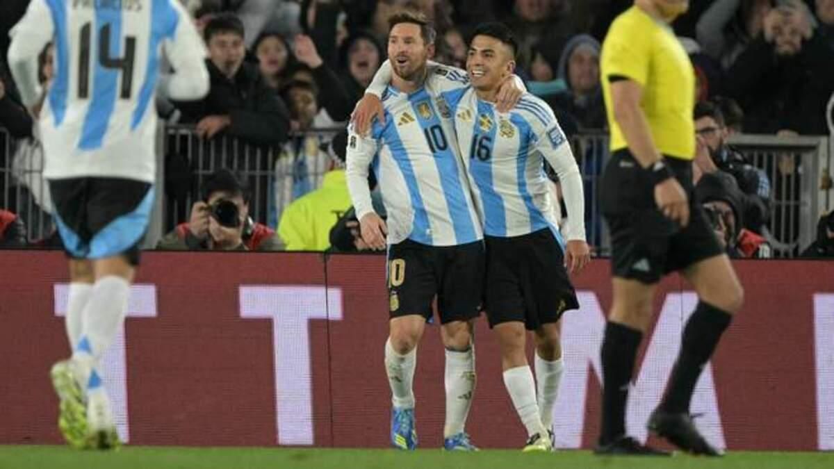 Тьяго Альмада и Лионель Месси / Фото Getty Images