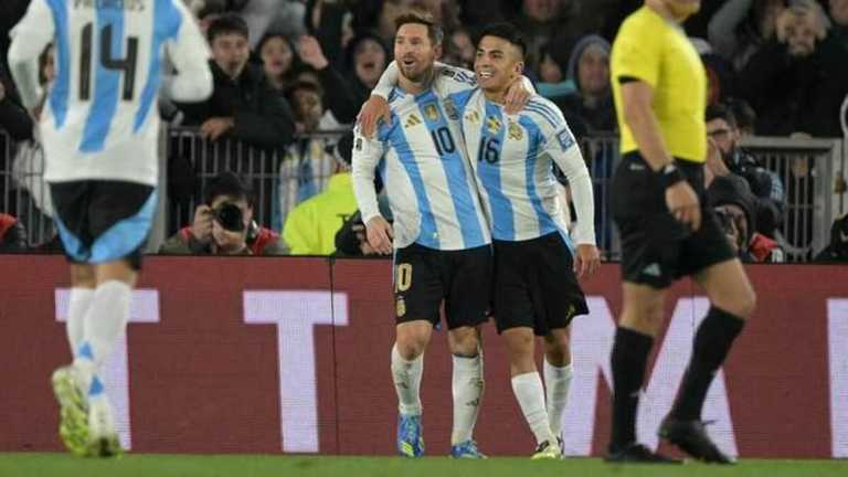 Тьяго Альмада и Лионель Месси / Фото Getty Images Тьяго Альмада и Лионель Месси / Фото Getty Images