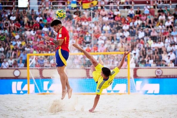 Збірна України з пляжного футболу ледь не створила суперкамбек проти Іспанії у Суперфіналі Євроліги