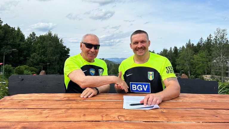 Геннадий Буткевич и Александр Усик / Фото ФК Полесье Геннадий Буткевич и Александр Усик / Фото ФК Полесье