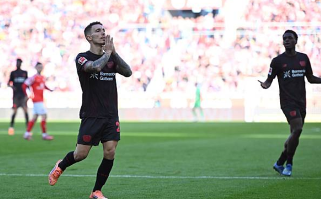 Бундеслига: Байер не без проблем продолжил удачную серию, РБ Лейпциг победил и преследует Баварию