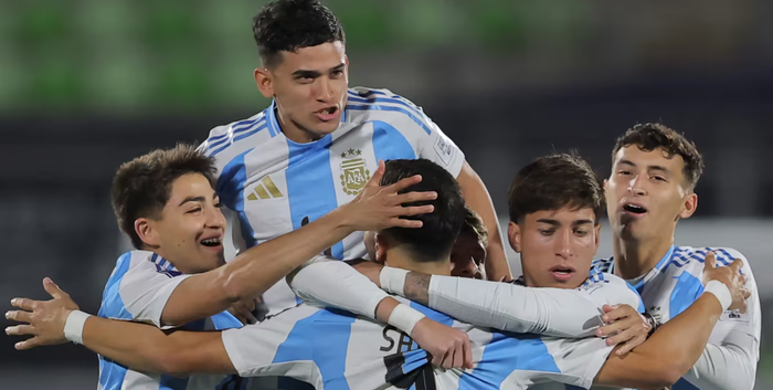 ЧМ-2025 U-20: Аргентина устроила голепад с Нигерией и вышла в четвертьфинал, Колумбия одолела ЮАР