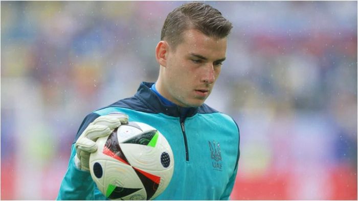 Лунін стане наступником Куртуа у воротах Реала за однієї умови – є альтернативний варіант з АПЛ