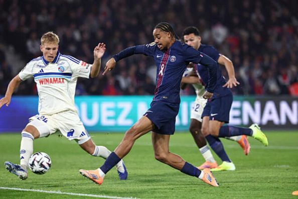 ПСЖ відігрався з 1:3, але знову втратив очки в Лізі 1 – один з голів Страсбур забив з-під Забарного