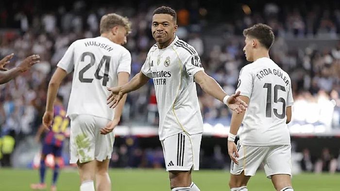 Реал победил Барселону в мегаскандальном Класико и оторвался на 5 очков – Мбаппе не забил пенальти, Лунин лез в драку