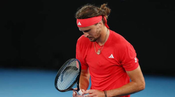 Звєрєв сенсаційно вилетів з тисячника в Шанхаї в 1/16 фіналу від 54 ракетки