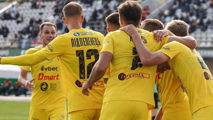 Перша ліга: Буковина розгромила ЮКСА та продовжила неймовірну серію, Поділля сенсаційно перемогло Ниву Перша ліга: Буковина розгромила ЮКСА та продовжила неймовірну серію, Поділля сенсаційно перемогло Ниву