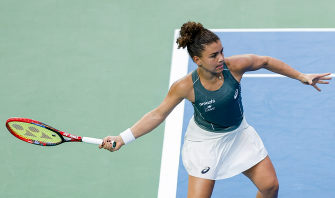 Олімпійська чемпіонка та переможниця Ролан Гаррос у тригодинній зарубі визначили першу півфіналістку в Нінбо