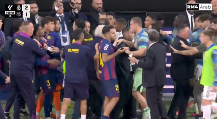 Лунін взяв участь у масовій сутичці гравців Реала і Барселони – Ямаль хотів побити Вінісіуса (ВІДЕО)
