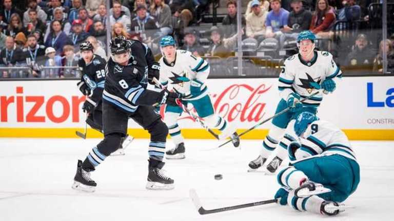 Матч регулярного чемпіонату НХЛ / Фото Getty images Матч регулярного чемпіонату НХЛ / Фото Getty images