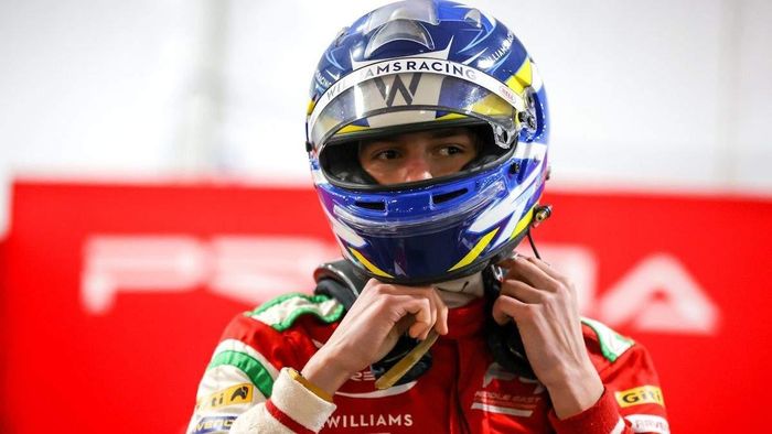 Український пілот увірвався на п'єдестал в останній гонці Формули-4